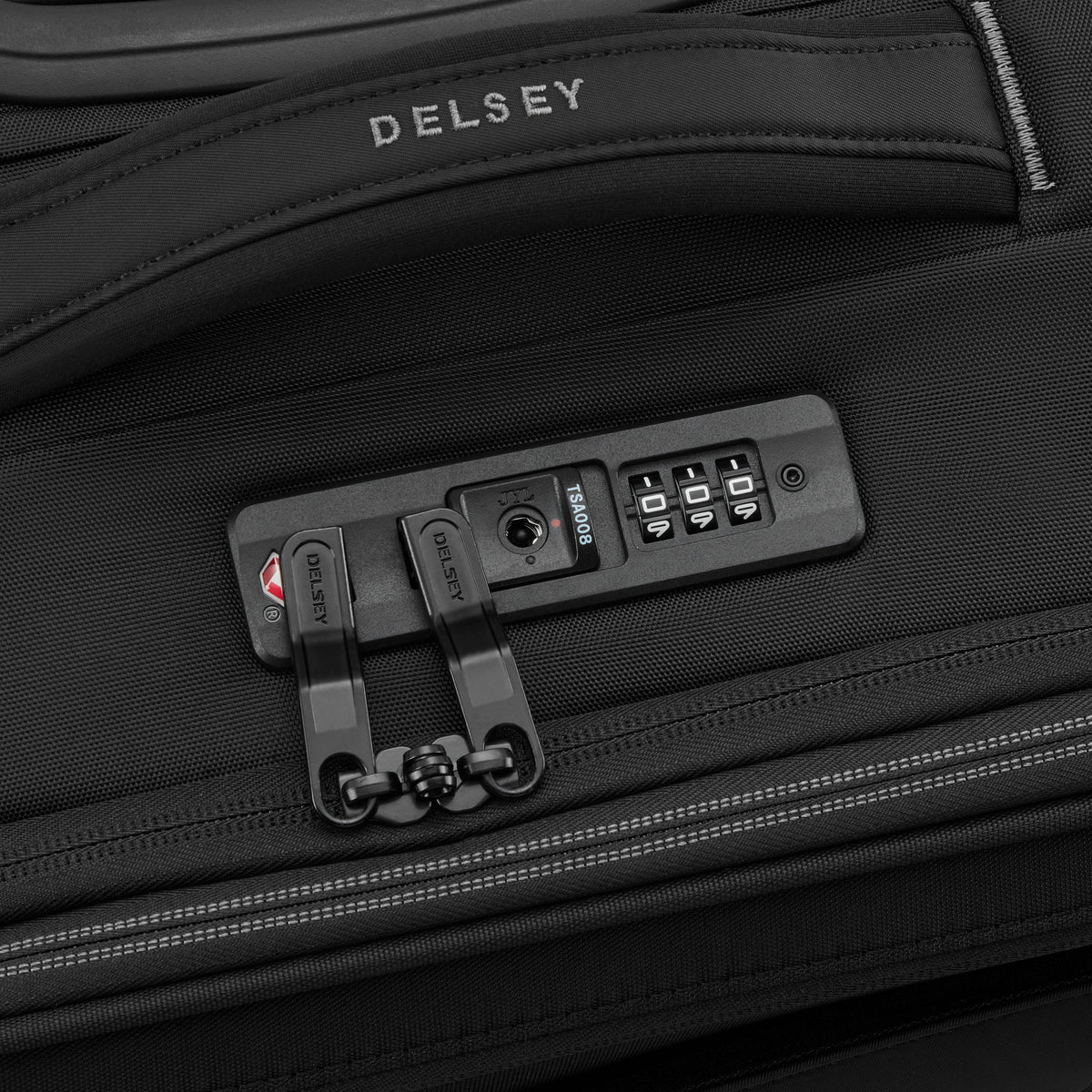DLC 2.0 | Expandable Cabin Suitcase 55 CM BLACK