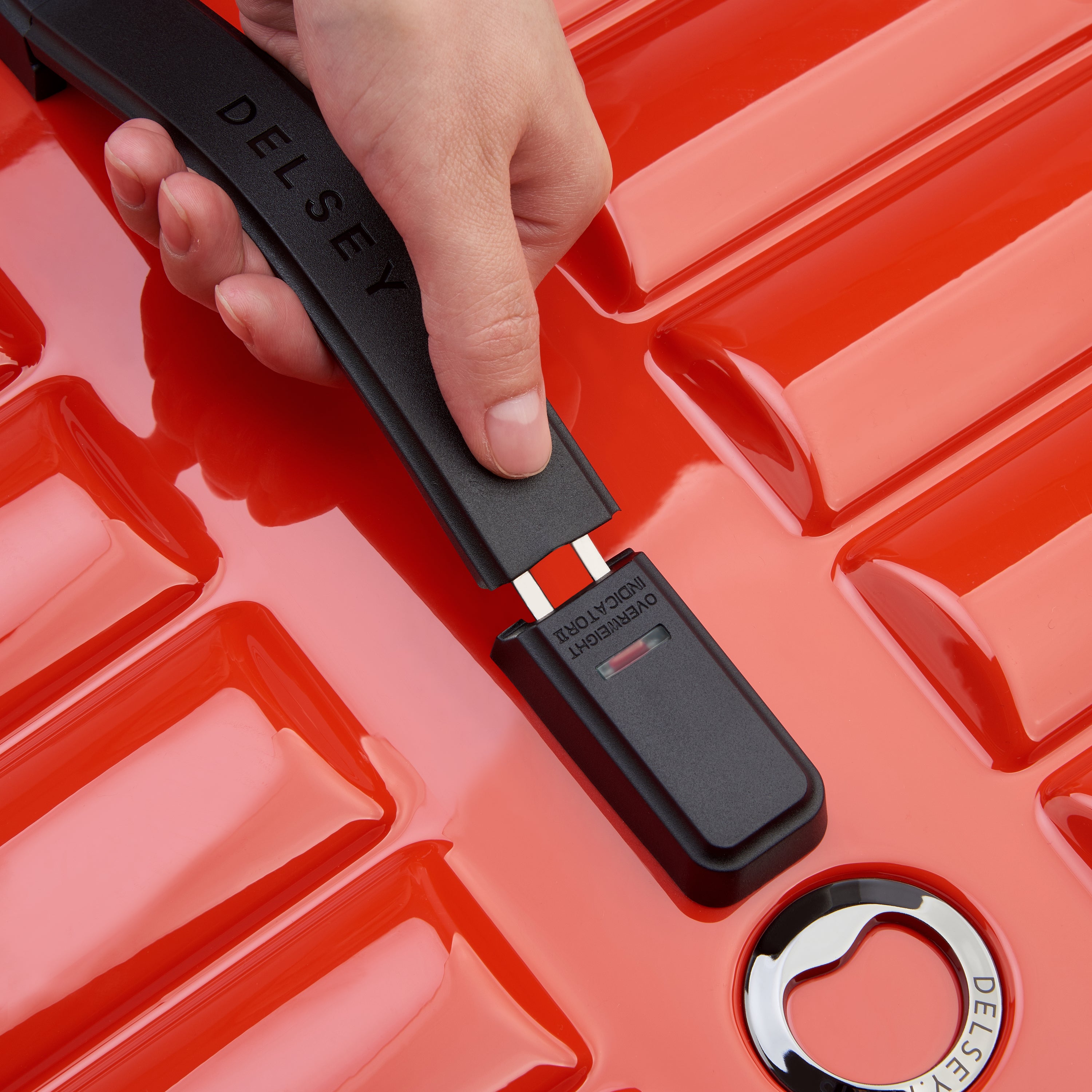 SHADOW 5.0| Trunk Check-In INTENSE RED
