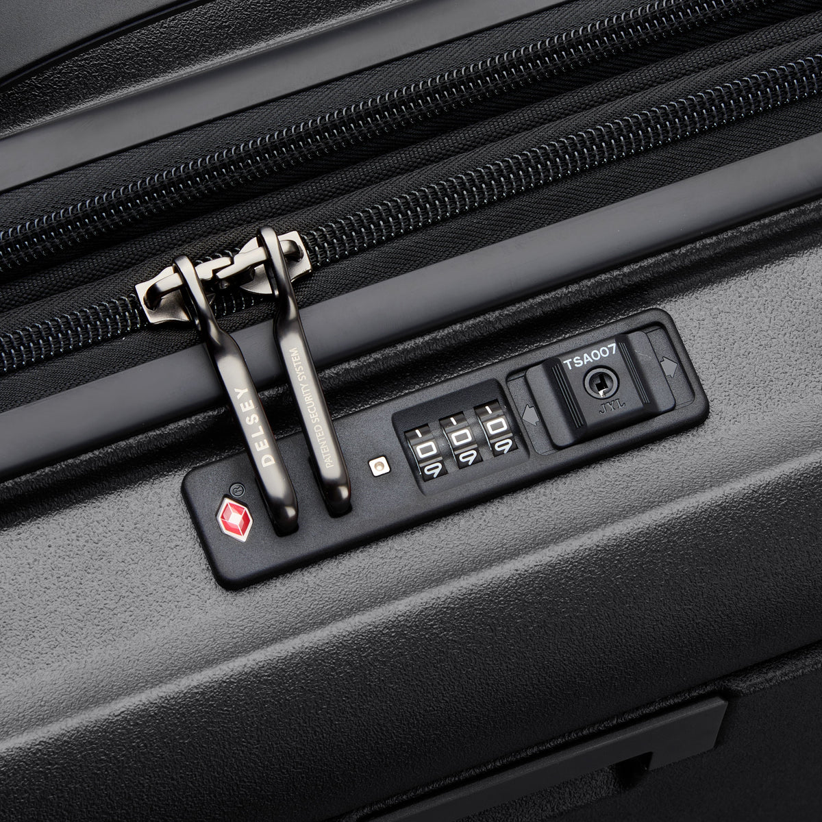 TURENNE 2.0 | Expandable Cabin Suitcase 55 CM black