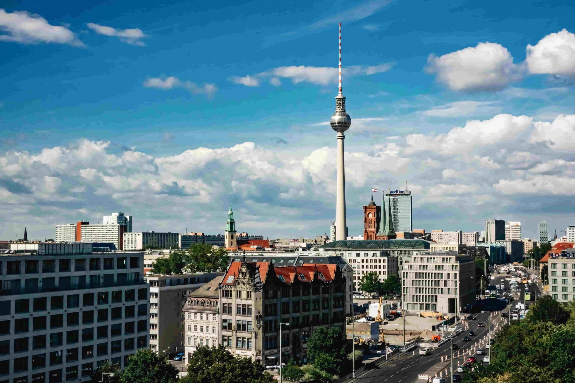 Où se restaurer à Berlin  par HOLIDAY MAGAZINE & DELSEY PARIS
