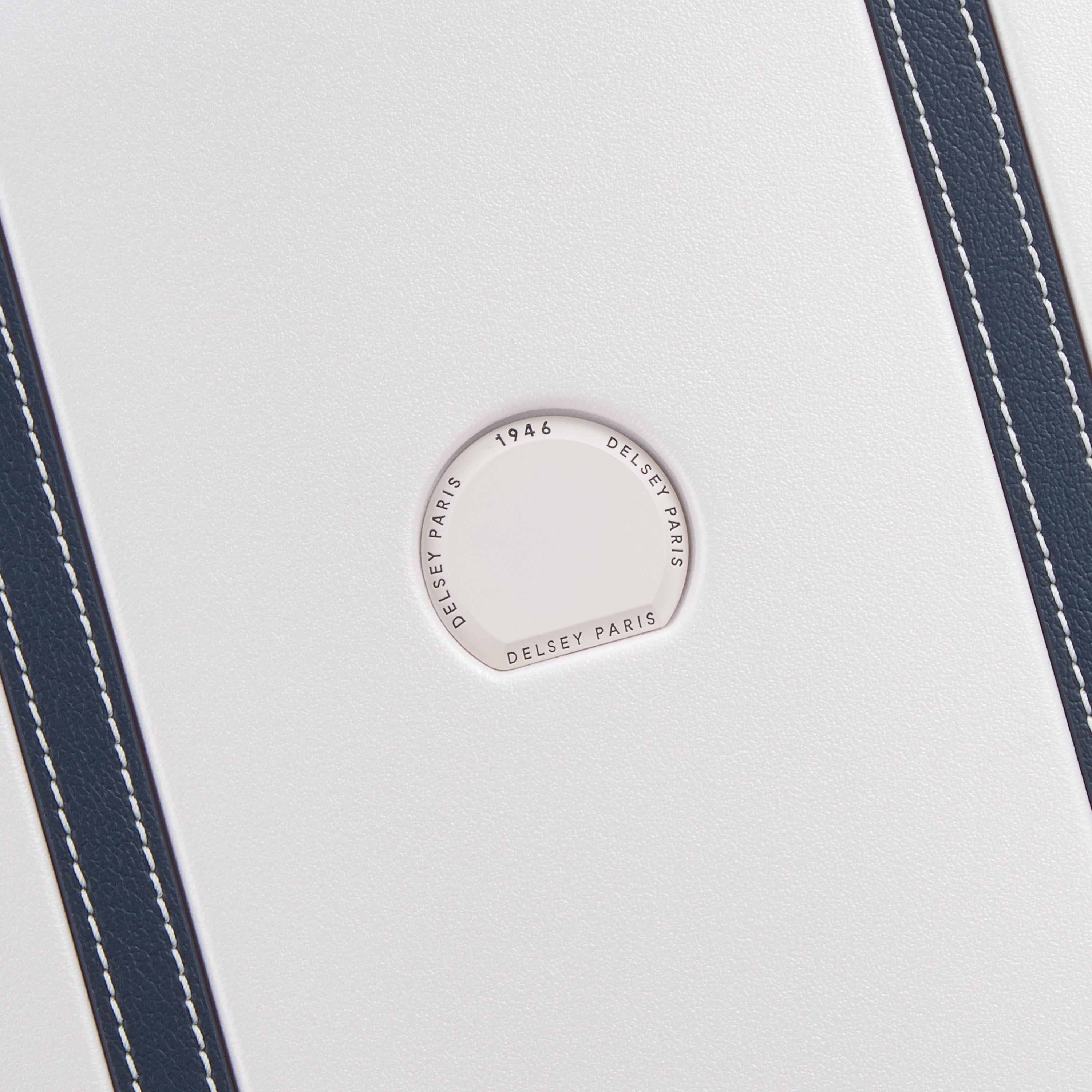 CADENCE| Trunk Check-In IVORY/NAVY