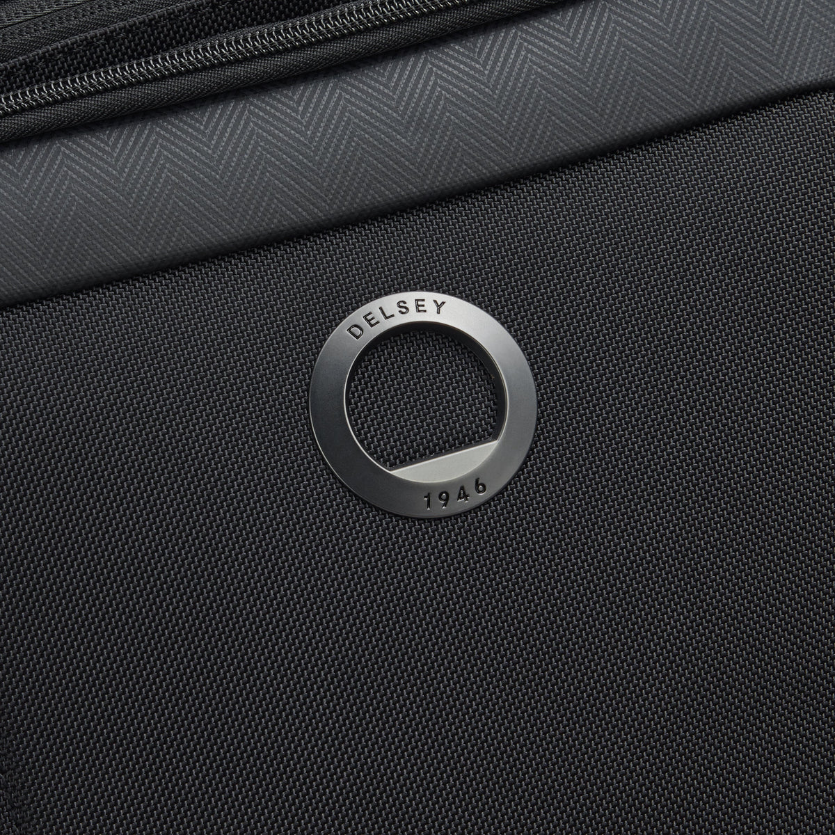 DLC PRO | Expandable Cabin Suitcase 55 CM BLACK