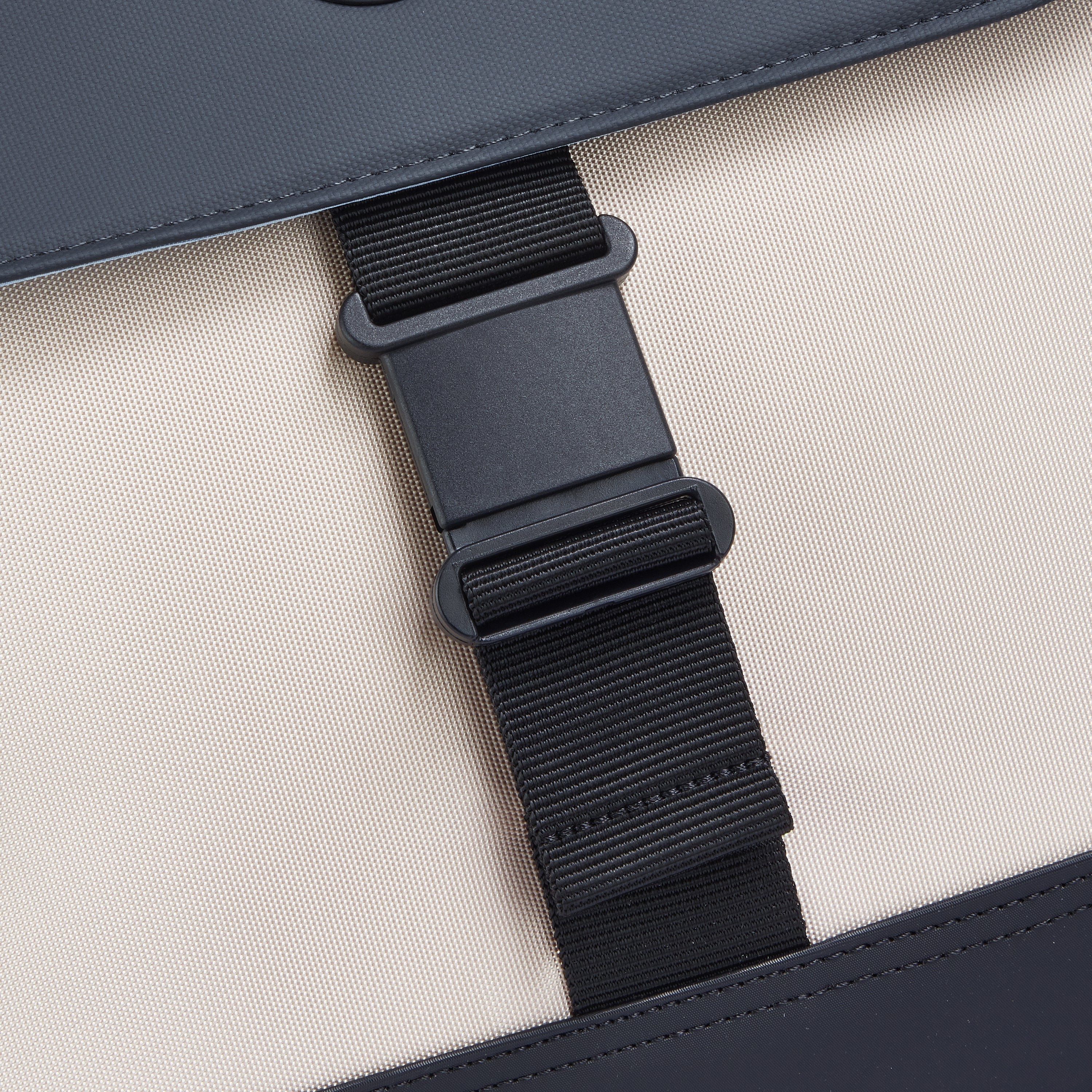 SECURFLAP | Messenger Bag SAND