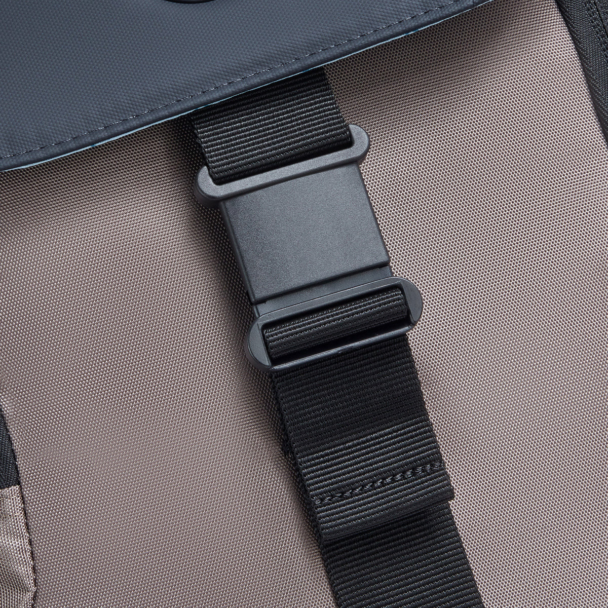 SECURFLAP | Flap-Top Backpack 22L brown