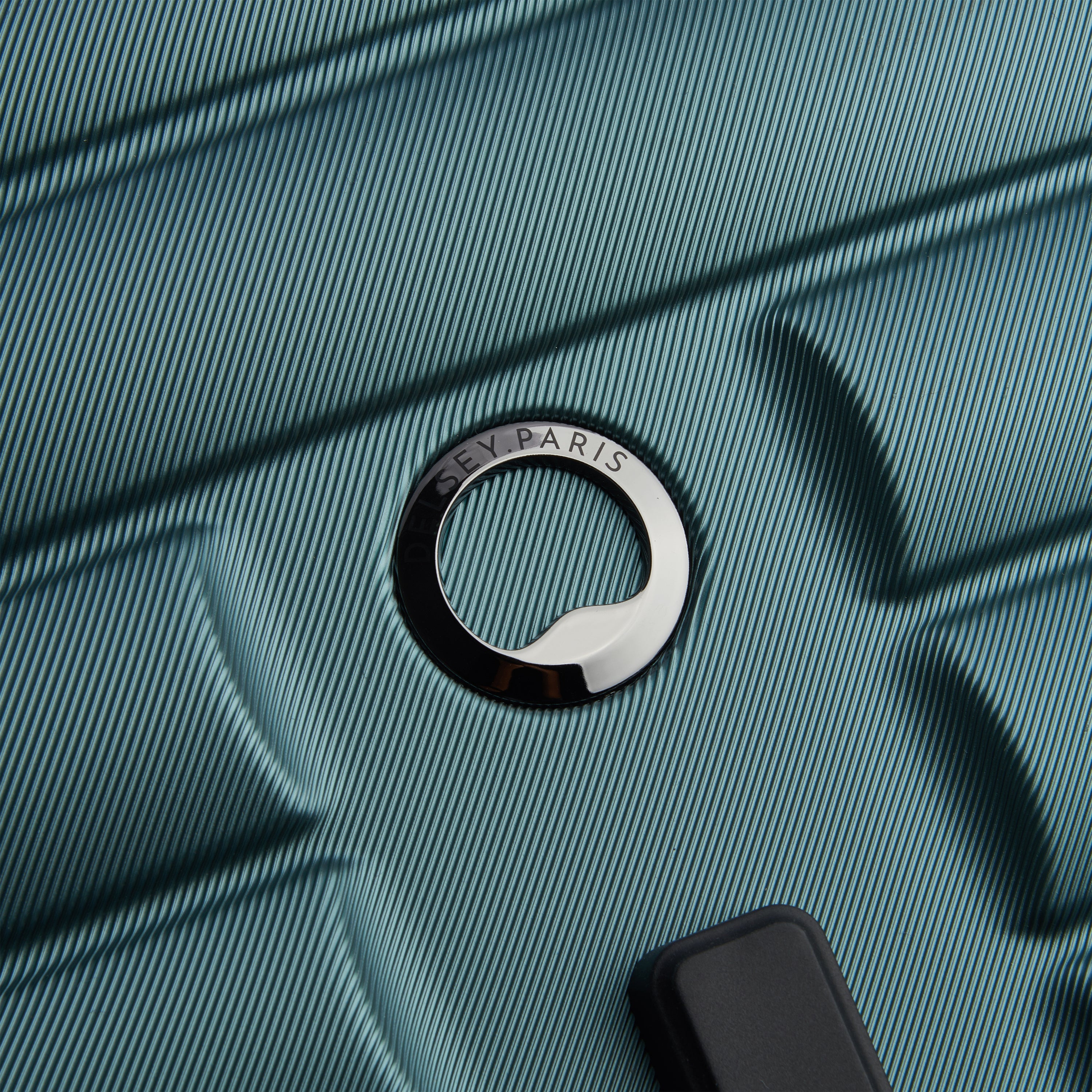 SHADOW 5.0| Trunk Check-In GREEN