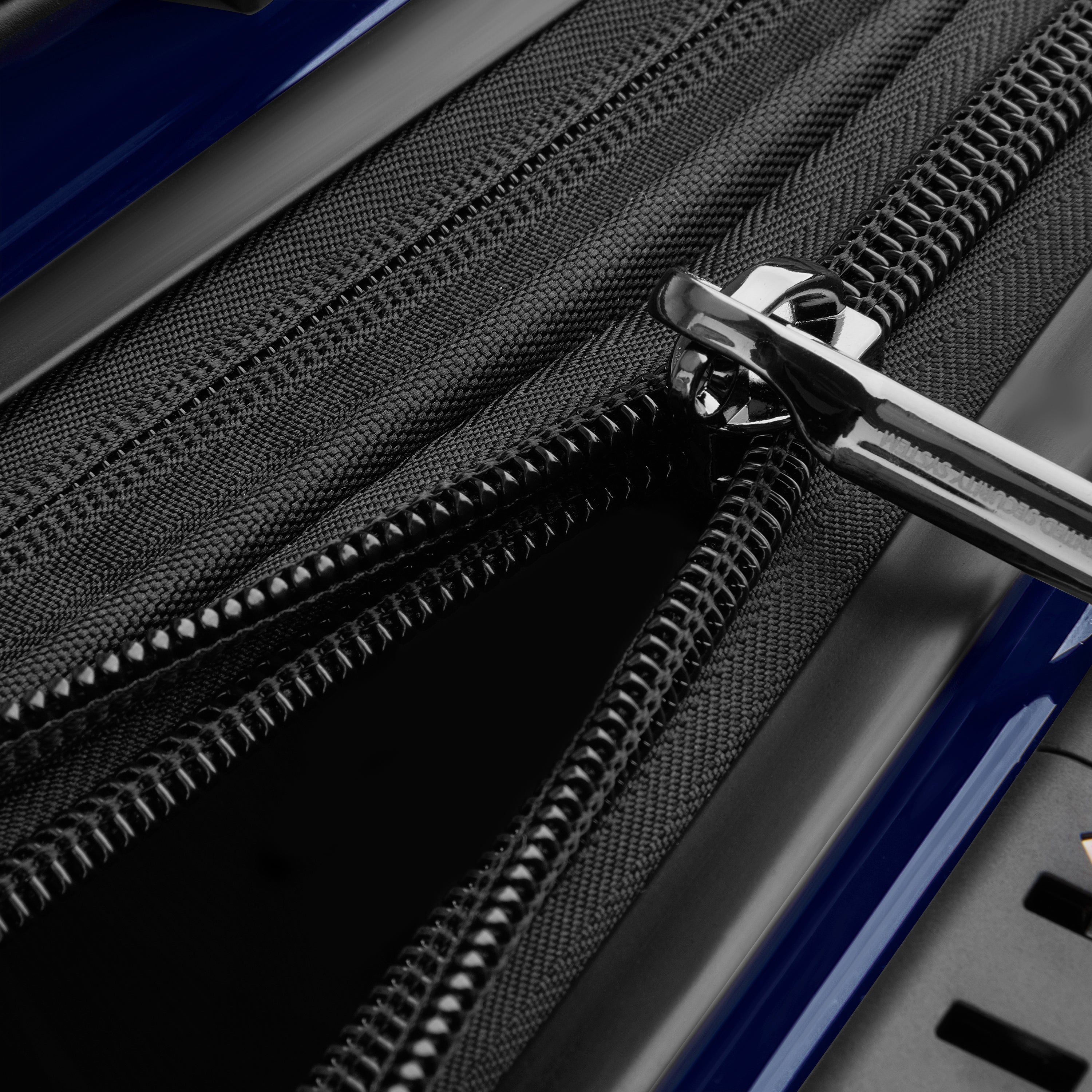 SHADOW 5.0| Valise Soute Extensible 66 CM MARINE PROFOND