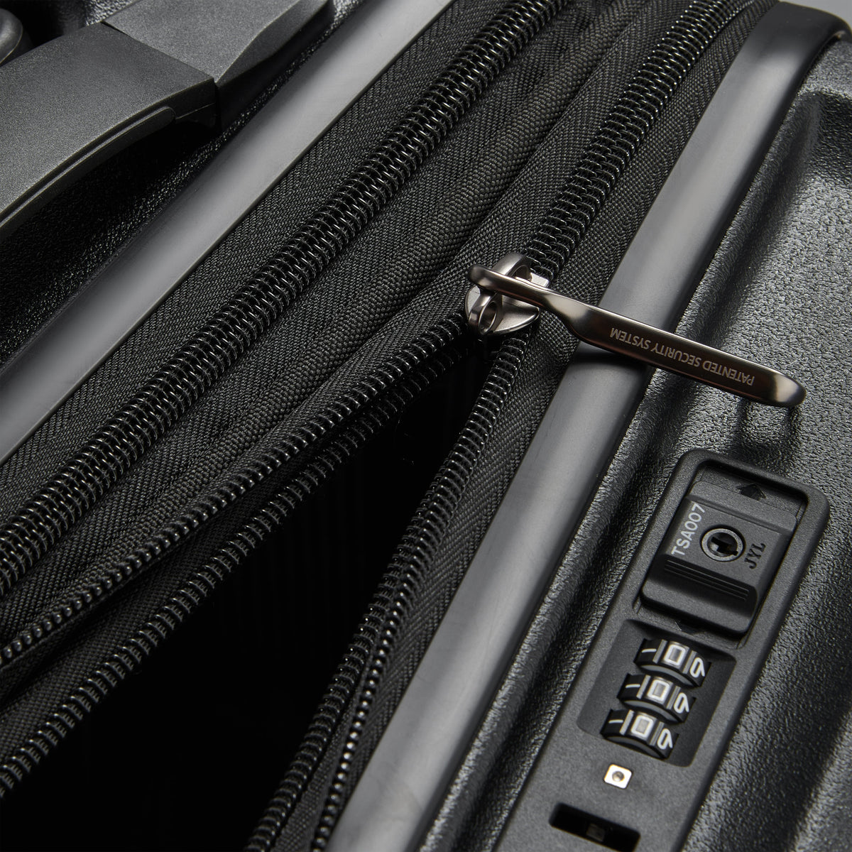 TURENNE 2.0 | Expandable Cabin Suitcase 55 CM black